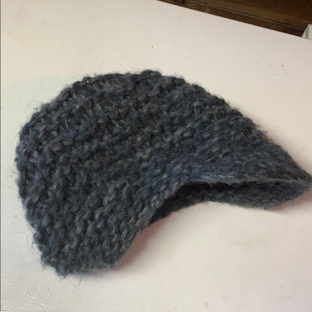 Sweater Slouchy beanie with bill